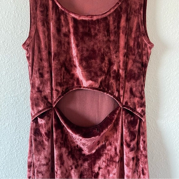 Derek Heart Burgundy Red Crushed Velvet Cutout Dress Women's Size Medium - Picture 3 of 4